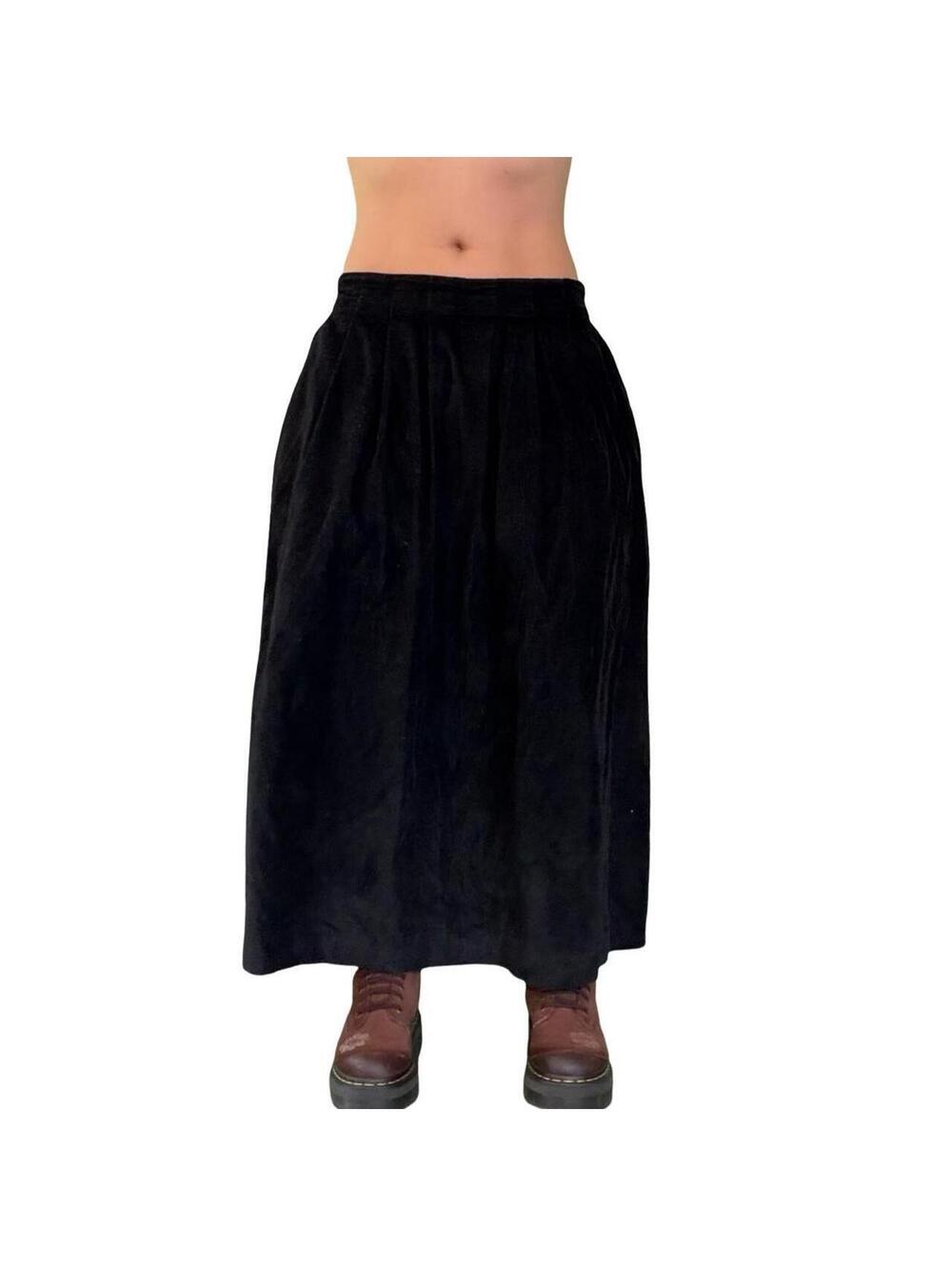 Y2K TRAD GOTH MINIMALIST SKIRT